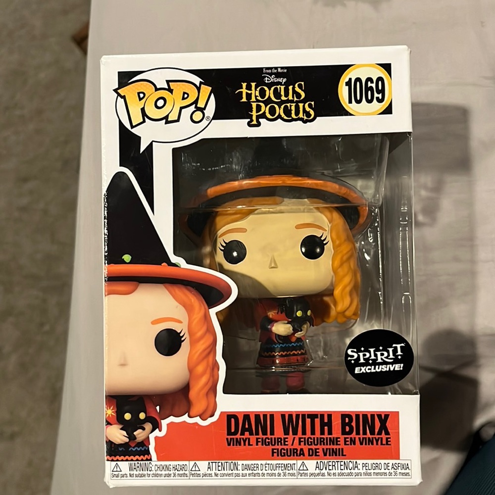 New hocus locus Dani with binx funko pop